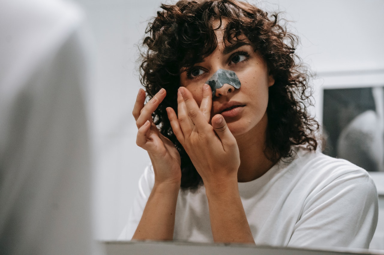 Are You Supposed To Pop Deep Blackheads?