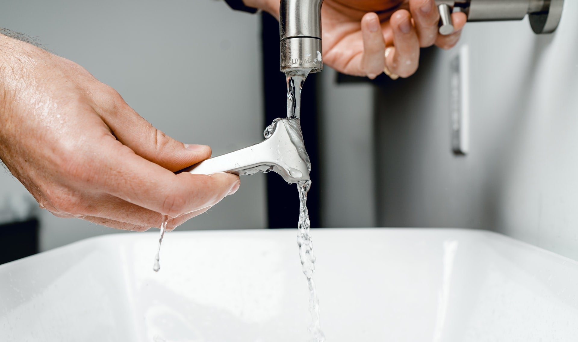 Should Men Shave Their Beards Before Or After Shower?
